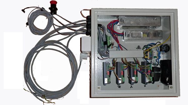 Complete - assembled control for 4 axes 48V to 6A per axis in a metal cabinet with cable